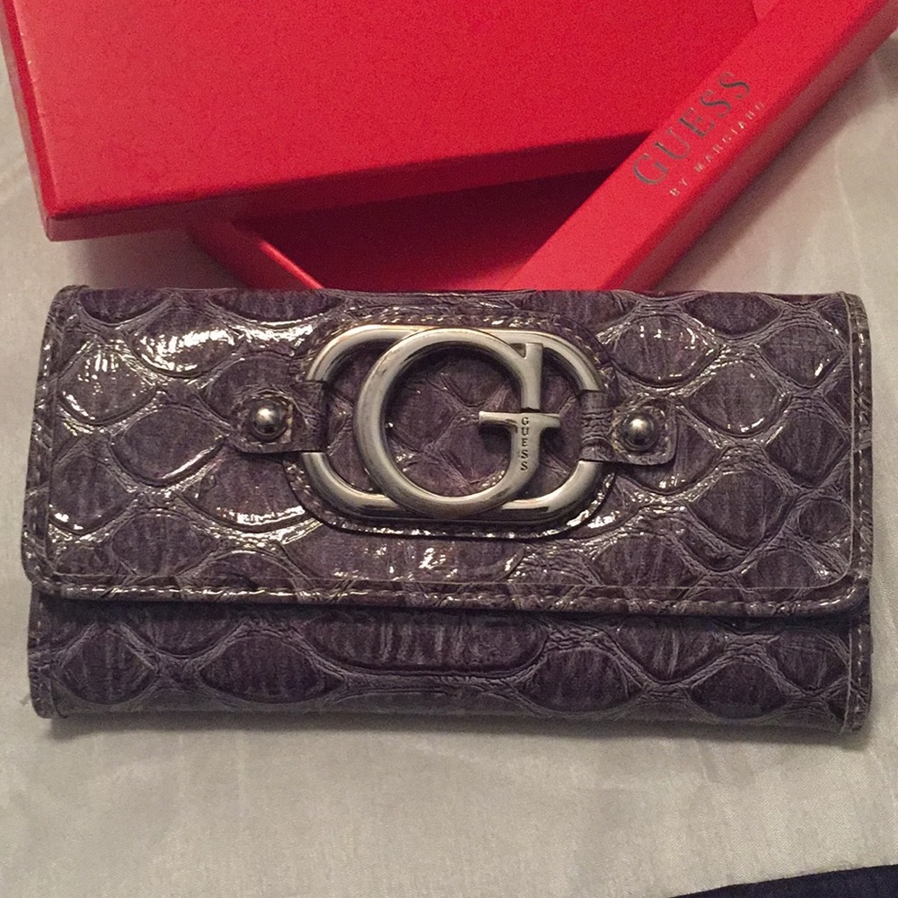 👛ON SALE👛GUESS wallet - new